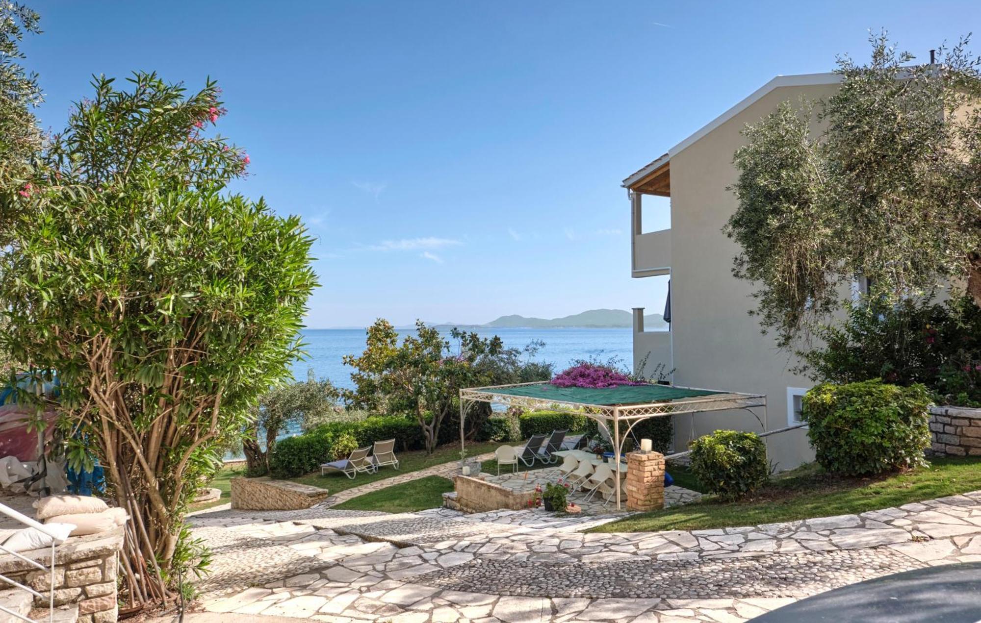 Krouzeri Beach Apartments Niszáki Kültér fotó