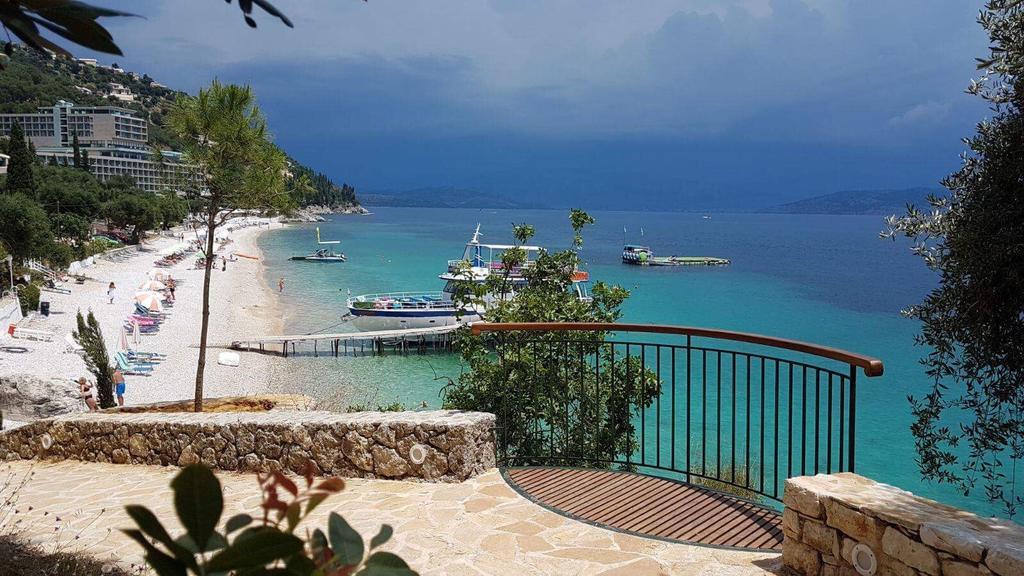 Krouzeri Beach Apartments Niszáki Kültér fotó