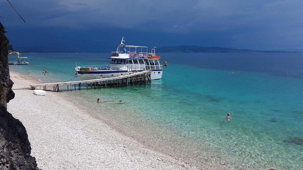 Krouzeri Beach Apartments Niszáki Kültér fotó